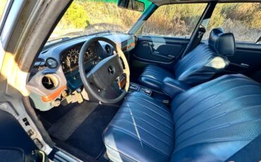 Mercedes-benz-300d-diesel-1977-silver-22