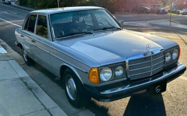 Mercedes-benz-300d-diesel-1977-silver-4