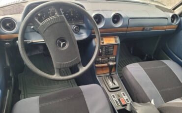 Mercedes-benz-300d-diesel-1977-silver-5