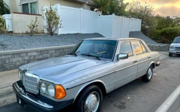 Mercedes-benz-300d-diesel-1977-silver-6