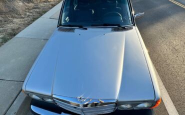 Mercedes-benz-300d-diesel-1977-silver-7