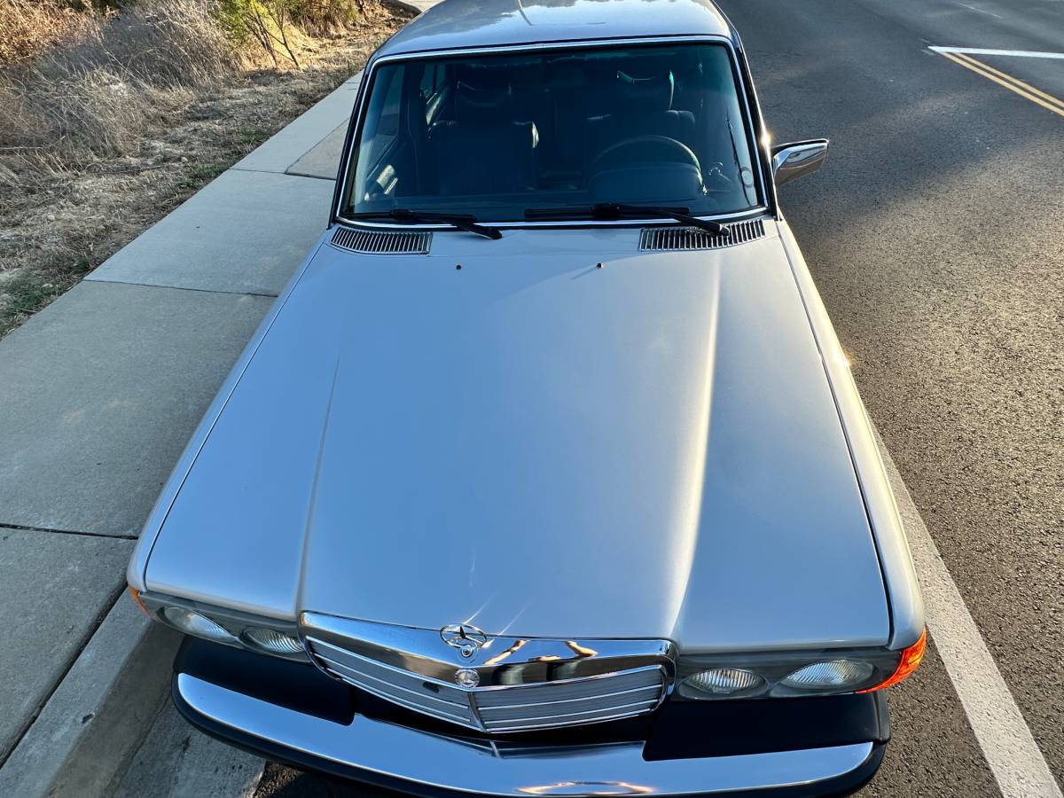 Mercedes-benz-300d-diesel-1977-silver-7