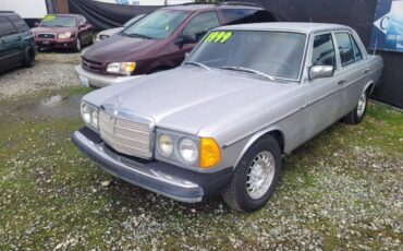 Mercedes-benz-300d-diesel-1977-silver-7