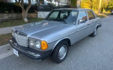 Mercedes-benz-300d-diesel-1979