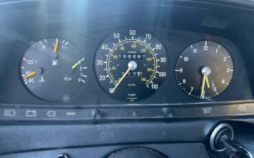 Mercedes-benz-300d-diesel-1979-4