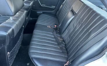 Mercedes-benz-300d-diesel-1979-6