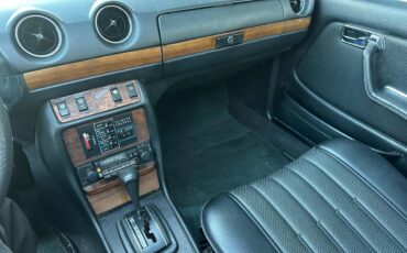 Mercedes-benz-300d-diesel-1979-7