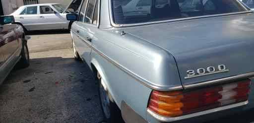 Mercedes-benz-300d-diesel-1979-blue-2