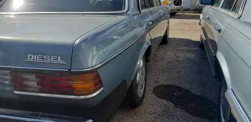 Mercedes-benz-300d-diesel-1979-blue-3