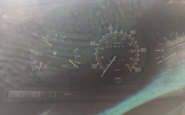 Mercedes-benz-300d-diesel-1980-orange-12