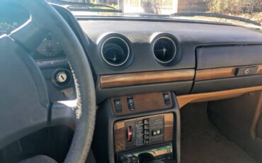 Mercedes-benz-300d-diesel-1980-orange-13