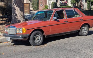 Mercedes-benz-300d-diesel-1980-orange-15