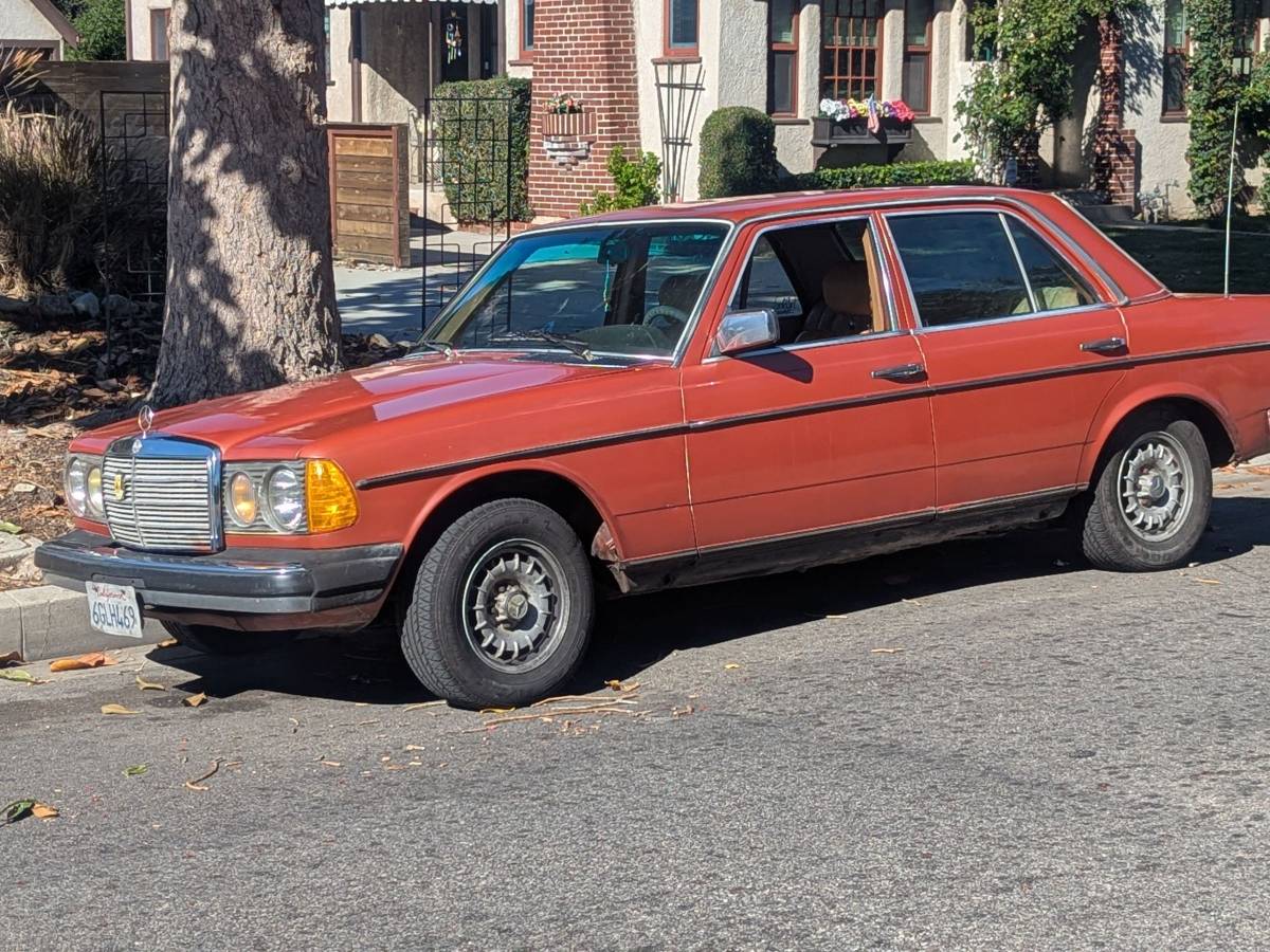 Mercedes-benz-300d-diesel-1980-orange-15