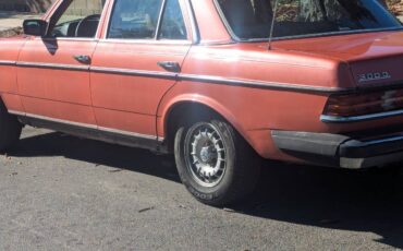 Mercedes-benz-300d-diesel-1980-orange-2