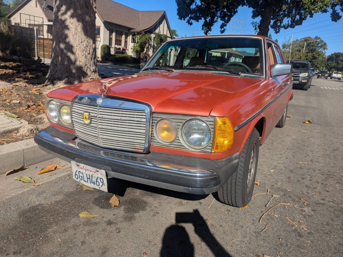 Mercedes-benz-300d-diesel-1980-orange-6