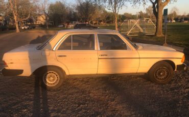 Mercedes-benz-300d-diesel-1982-yellow-2