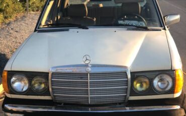 Mercedes-benz-300d-diesel-1982-yellow-5