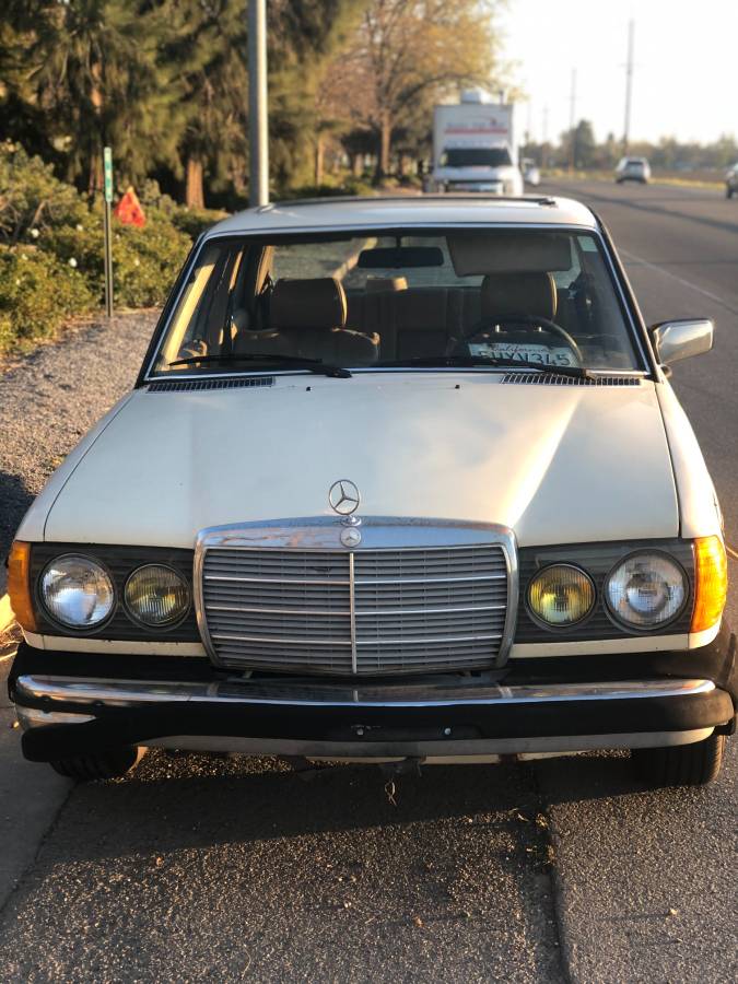 Mercedes-benz-300d-diesel-1982-yellow-5