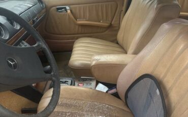 Mercedes-benz-300d-diesel-1982-yellow-6
