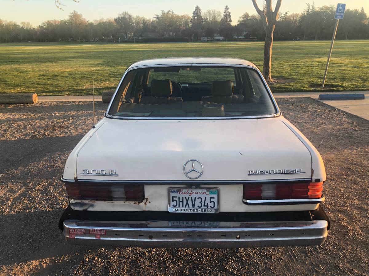 Mercedes-benz-300d-diesel-1982-yellow