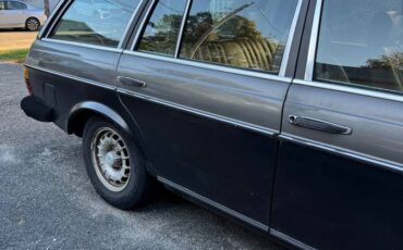 Mercedes-benz-300d-diesel-1983-grey-10