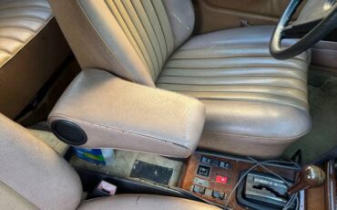 Mercedes-benz-300d-diesel-1983-grey-11