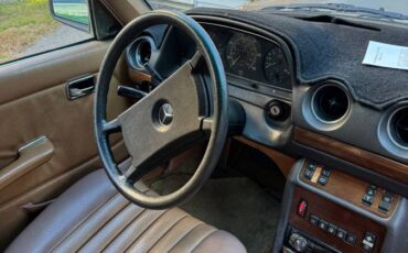 Mercedes-benz-300d-diesel-1983-grey-2