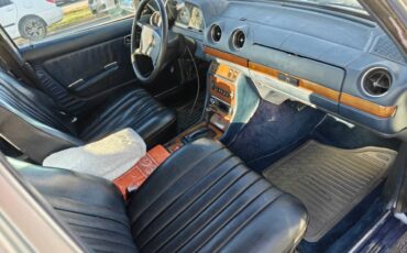Mercedes-benz-300d-diesel-1983-grey-2