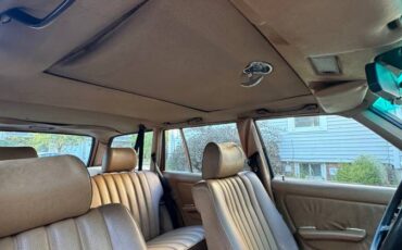 Mercedes-benz-300d-diesel-1983-grey-3