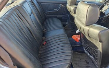 Mercedes-benz-300d-diesel-1983-grey-3
