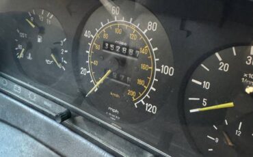 Mercedes-benz-300d-diesel-1983-grey-6