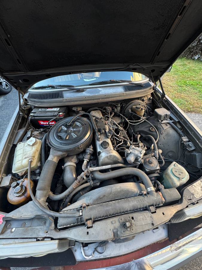 Mercedes-benz-300d-diesel-1983-grey-8