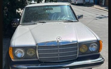Mercedes-benz-300d-diesel-1984-silver-5