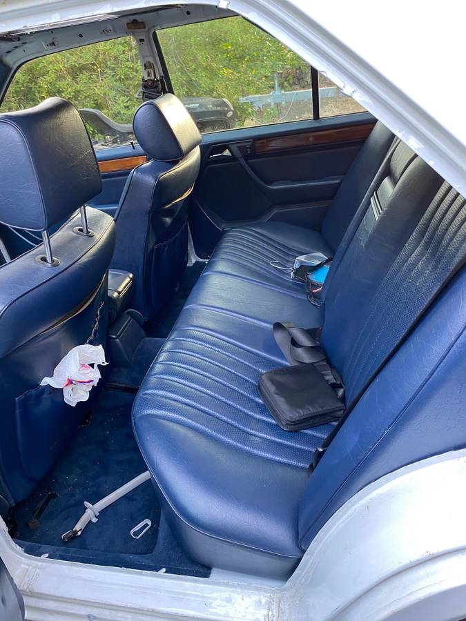 Mercedes-benz-300d-diesel-1993-white-1