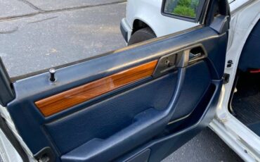 Mercedes-benz-300d-diesel-1993-white-2