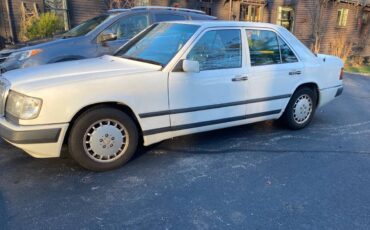 Mercedes-benz-300d-diesel-1993-white-4