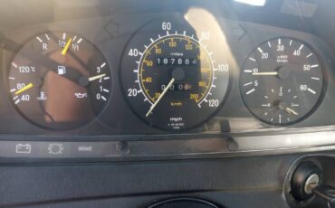 Mercedes-benz-300d-turbo-diesel-1984-black-3