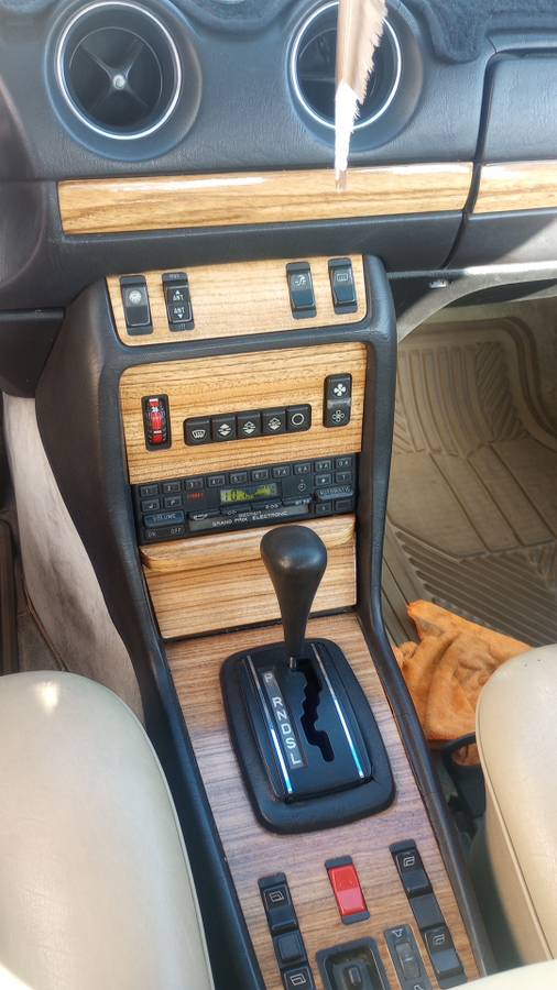 Mercedes-benz-300d-turbo-diesel-1984-black-4
