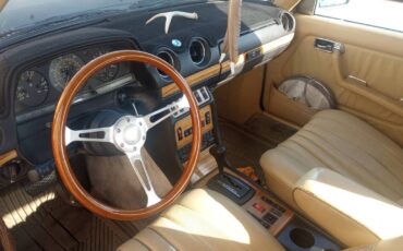 Mercedes-benz-300d-turbo-diesel-1984-black-5