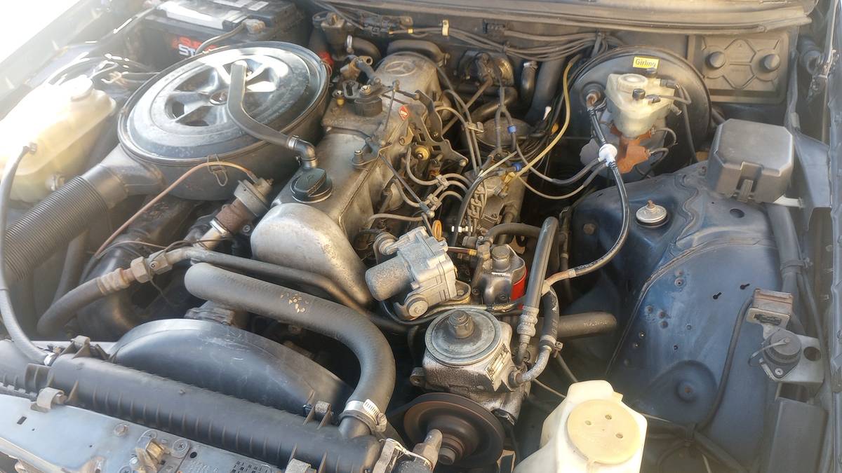 Mercedes-benz-300d-turbo-diesel-1984-black-8