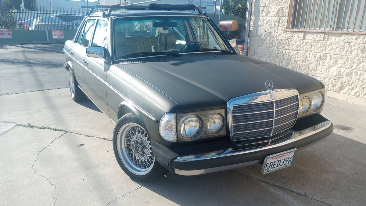 Mercedes-benz-300d-turbo-diesel-1984-black