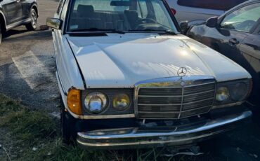 Mercedes-benz-300d-turbo-project-car-diesel-1985-white-3