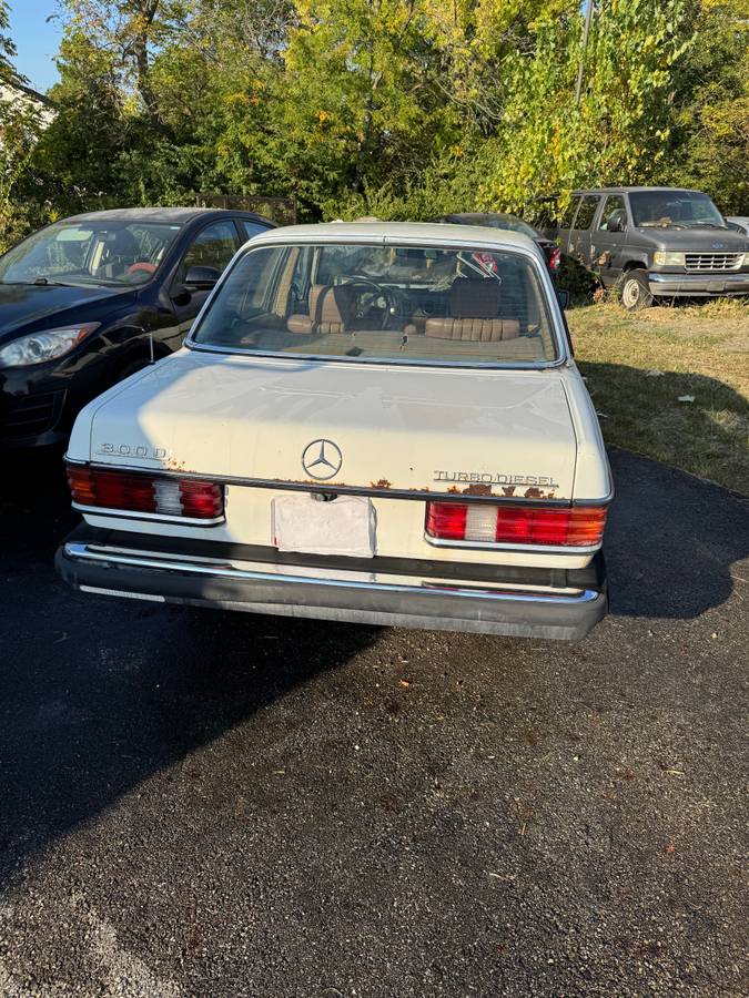 Mercedes-benz-300d-turbo-project-car-diesel-1985-white-4