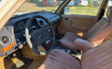 Mercedes-benz-300d-turbo-project-car-diesel-1985-white-6