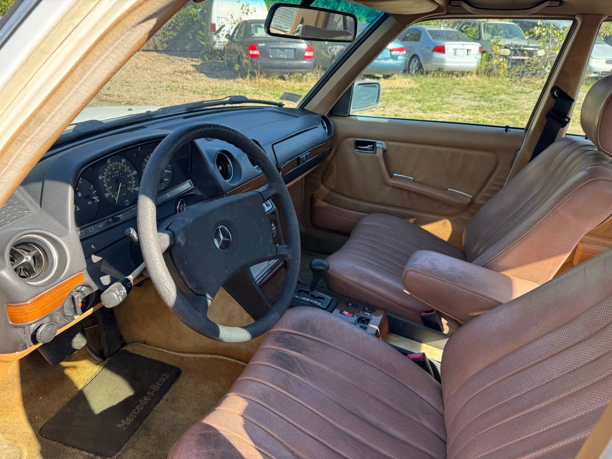 Mercedes-benz-300d-turbo-project-car-diesel-1985-white-6