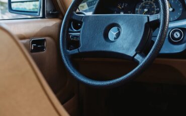 Mercedes-benz-300dt-1981-Light-Ivory-Palomino-Leather-18