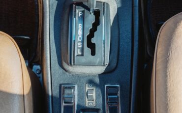 Mercedes-benz-300dt-1981-Light-Ivory-Palomino-Leather-19