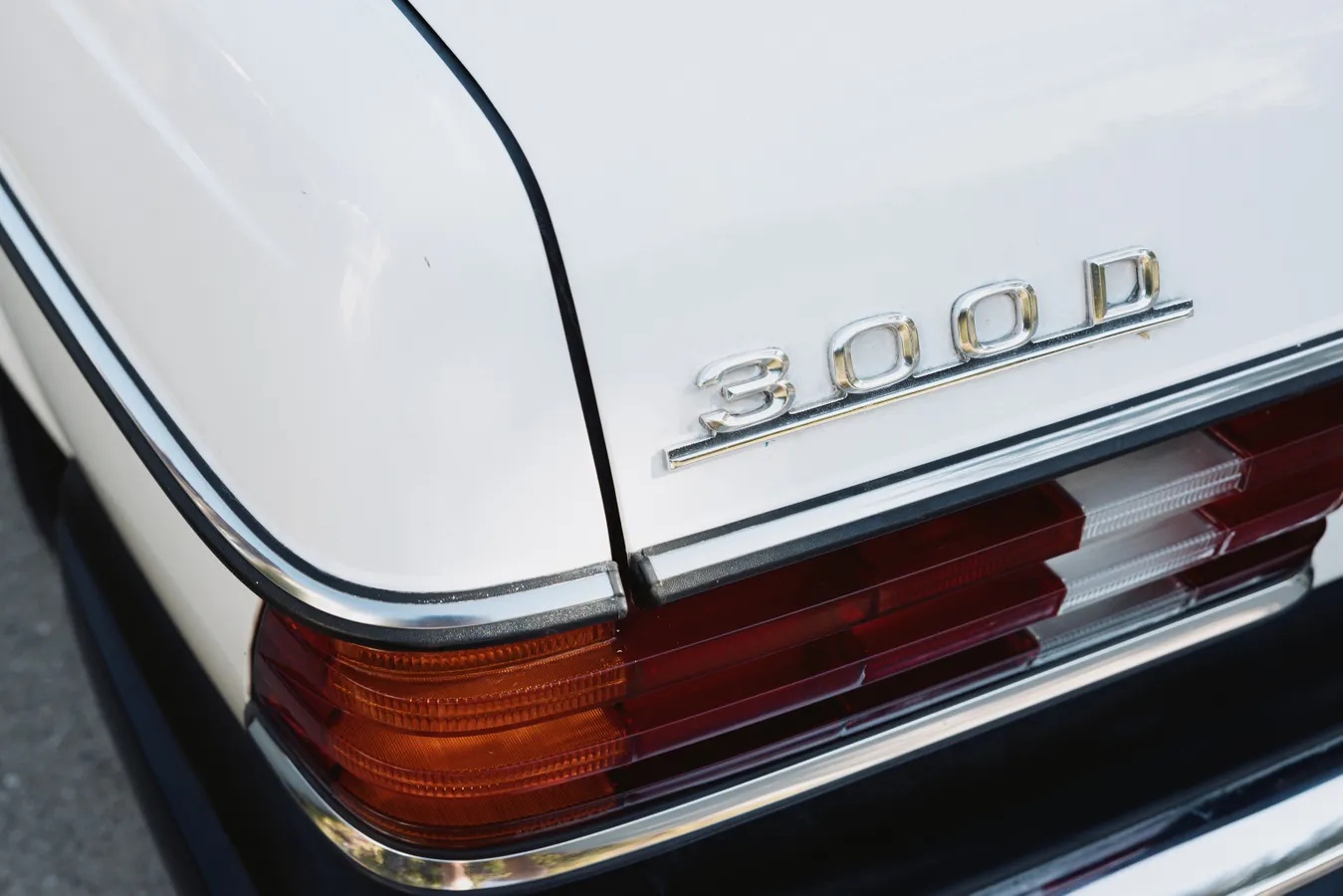 Mercedes-benz-300dt-1981-Light-Ivory-Palomino-Leather-6