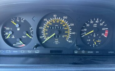Mercedes-benz-300e-1986-white-48