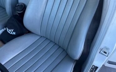 Mercedes-benz-300e-1986-white-56